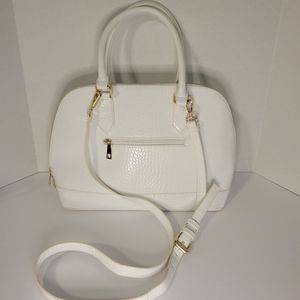 Kelly & Katie White Crossbody / Over The Shoulder Purse